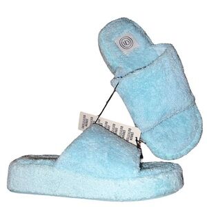 super cute 90s fuzzy chunky flatform flip flops